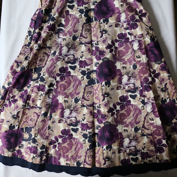 RW&CO Floral Summer Dress Women's Size 2 Purple Navy Taupe Scalloped Wedding - Picture 5 of 13
